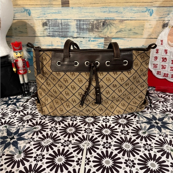 Dooney Bourke Vintage Canvas handbag Leather trim Nice - Picture 4 of 7